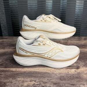 NWOT Women’s Saucony Ride 18 running Shoes